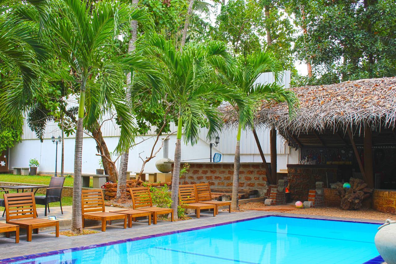 Travellers Lodge By City Hub Andiambalama Exterior foto